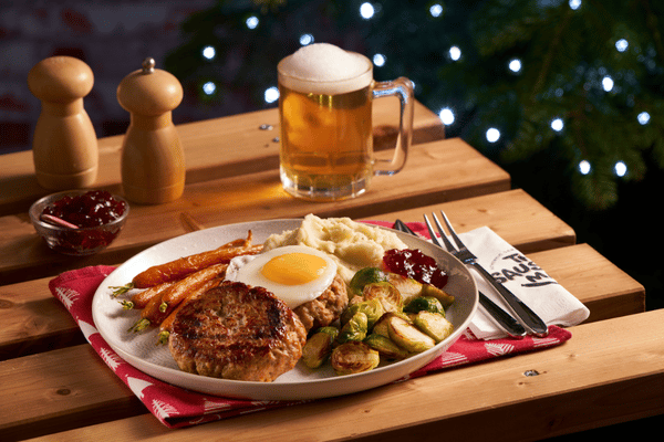 Frikadellen on plate Christmas